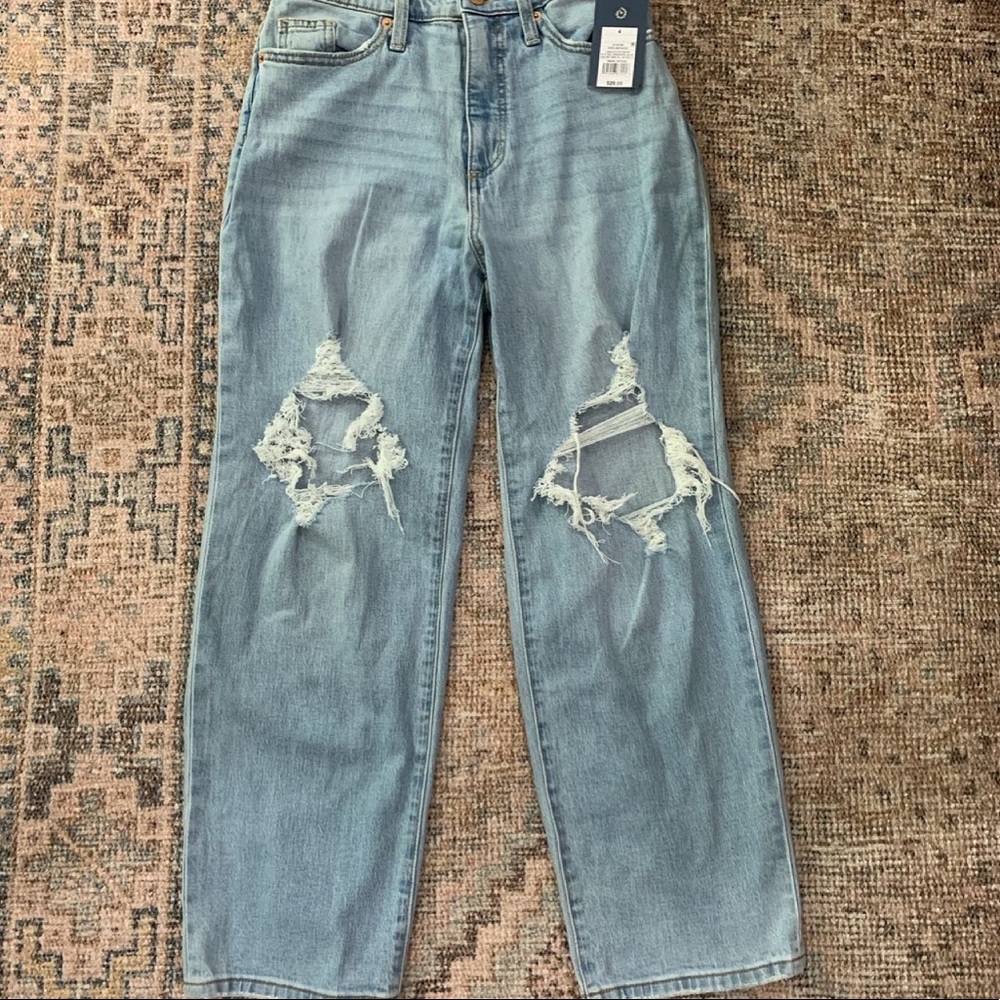 BRAND NEW HIGH RISE JEANS - Picture 2 of 3